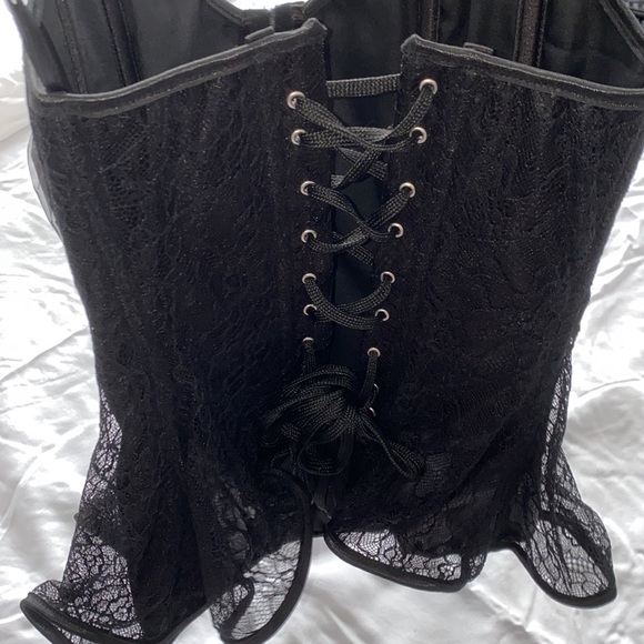 NWT Peplum Corset - Picture 8 of 8